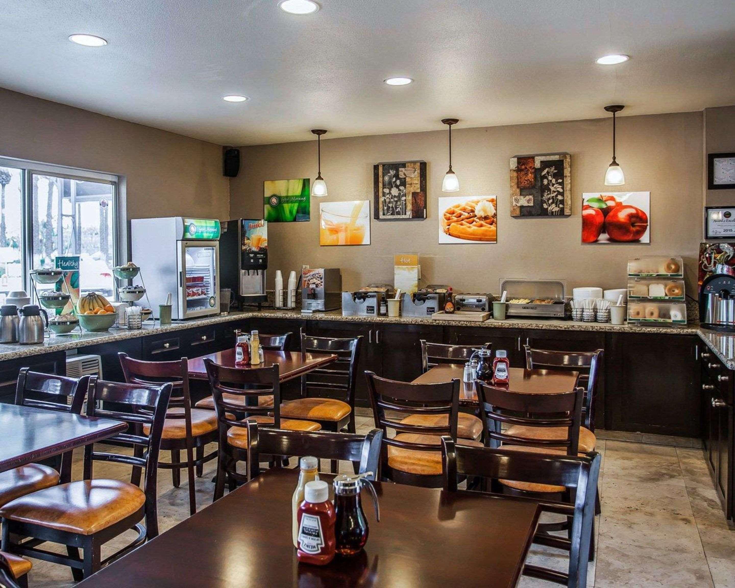 Quality Inn & Suites Anaheim At The Park Экстерьер фото