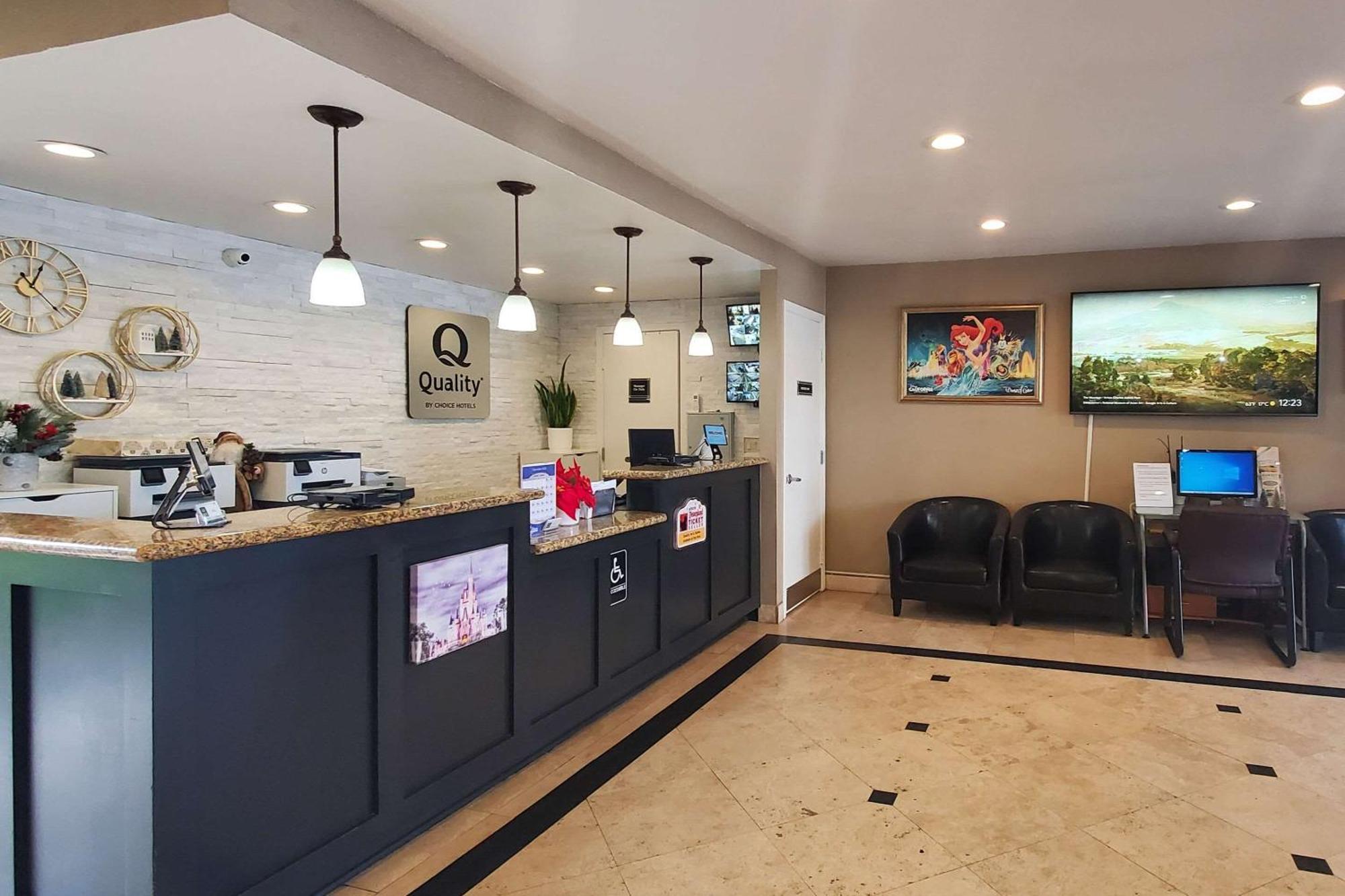Quality Inn & Suites Anaheim At The Park Экстерьер фото
