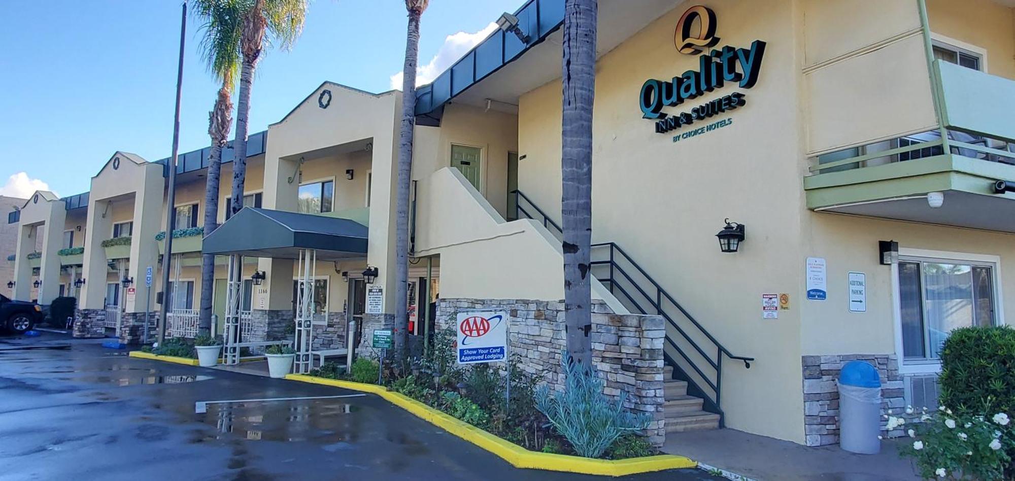 Quality Inn & Suites Anaheim At The Park Экстерьер фото